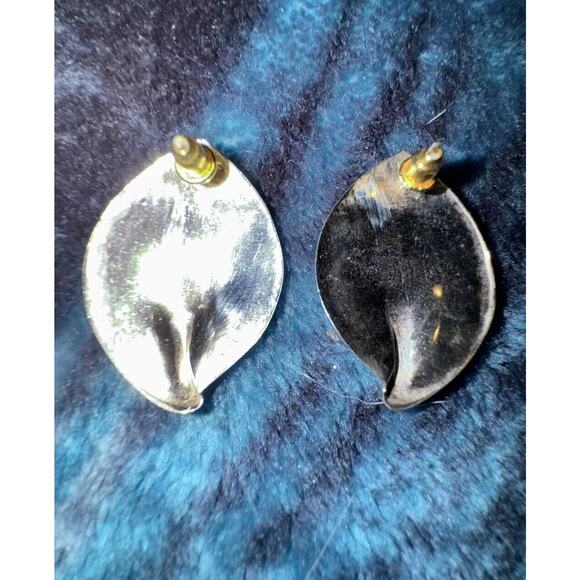 EARRINGS Glitter Green/gold On Silver Leaf Shaped Post - Picture 2 of 7